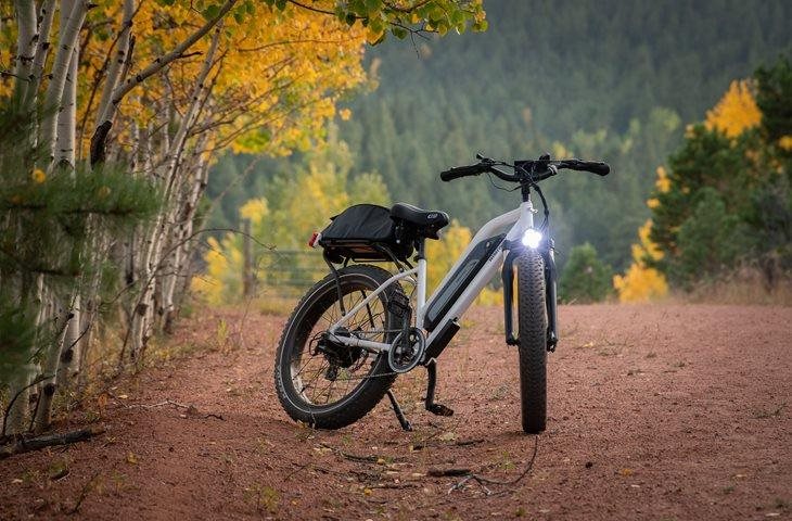 Die Hälfte der Trottinetts und ein Drittel der Velos fahren ohne Licht 